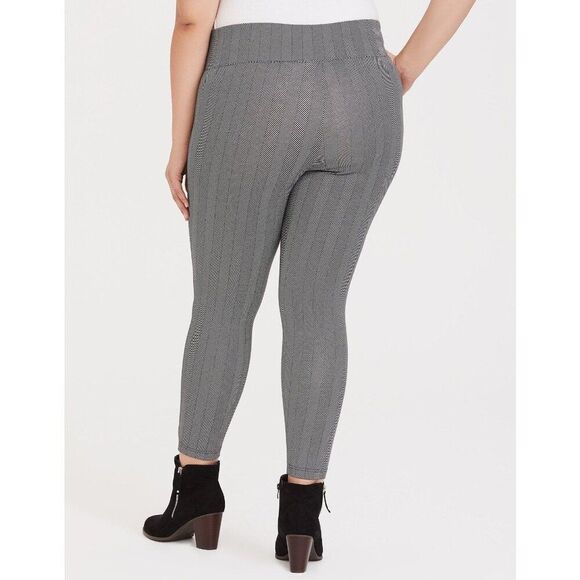 Torrid Studio Pants Size 0 Large Slim Fix Pixie Ponte Herringbone Bone NWOT - Picture 3 of 14